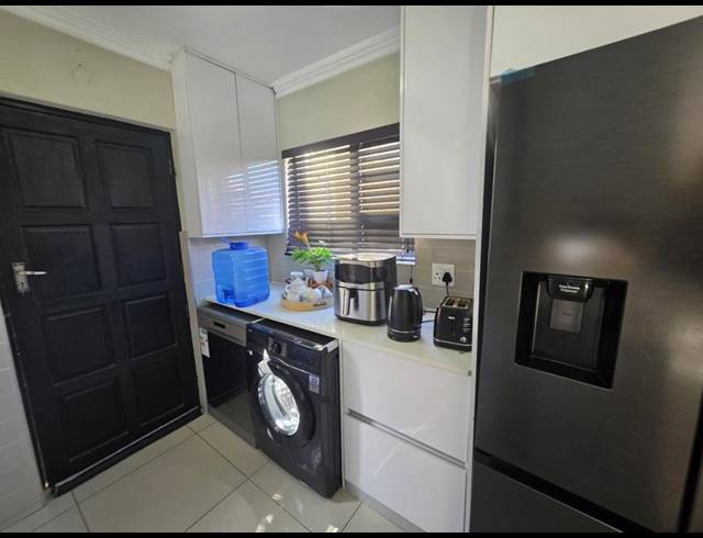 4 BEDROOM HOUSE FOR SALE IN BASSONIA ROCK
